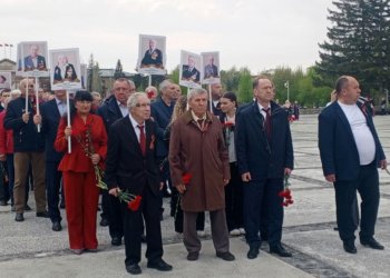 Накануне Дня Победы сотрудники «Горводоканала» возложили цветы к Вечному огню