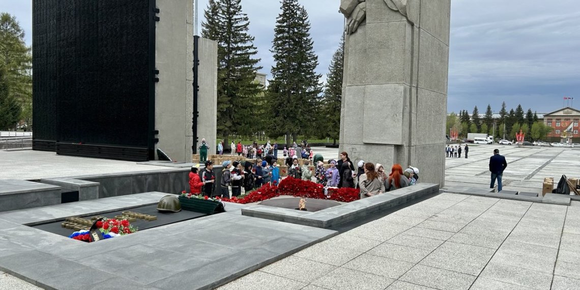 Рабочие закончили локальный ремонт «Монумента Славы» к празднованию 9 мая