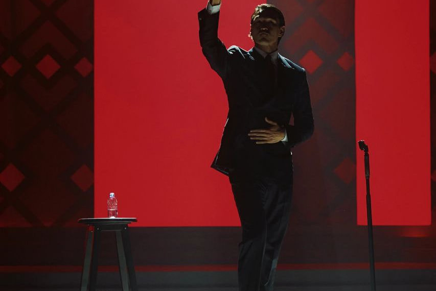 Комика Нурлана Сабурова оштрафовали за нарушение миграционного законодательства