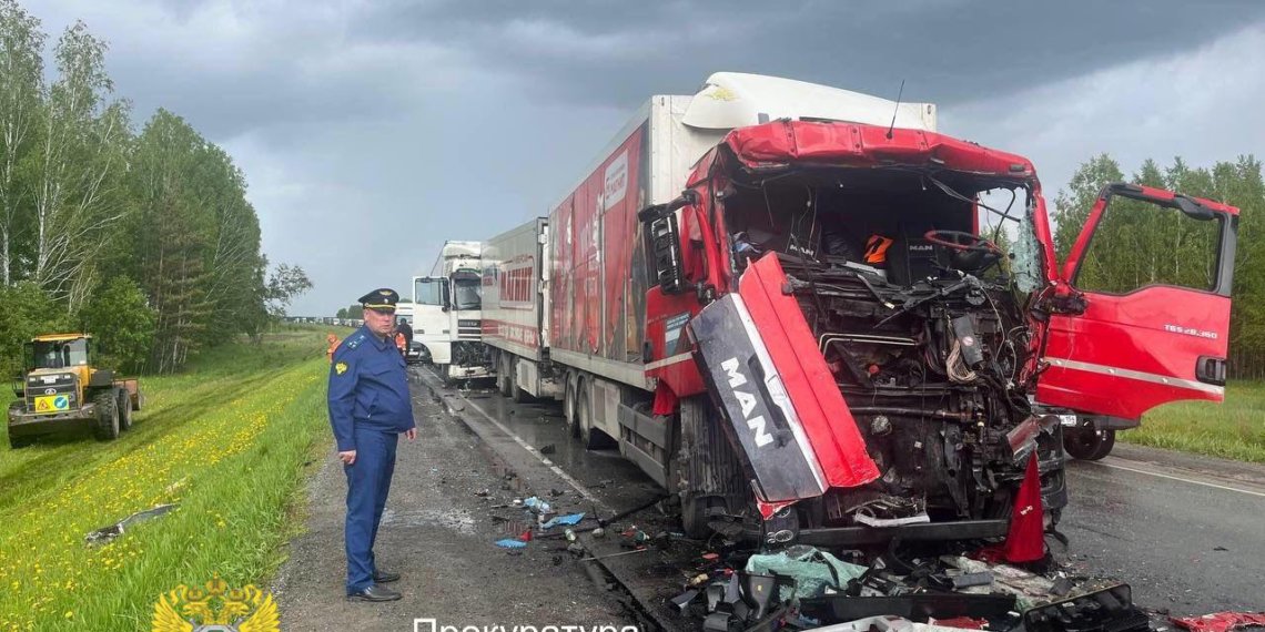Следователи начали проверку ДТП под Новосибирском с пятью пострадавшими