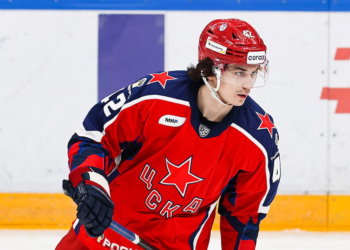 Роман Калиниченко стал защитником ХК «Сибирь»