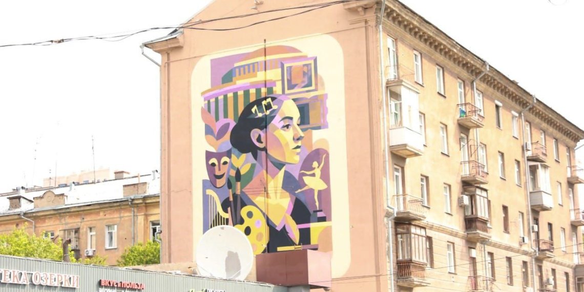 В Новосибирске появился мурал, посвященный подвигу тружеников тыла в годы Великой Отечественной войны