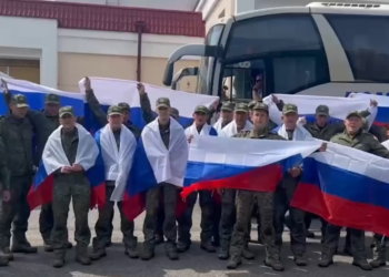 Семь бойцов из украинского плена вернулись в Новосибирск