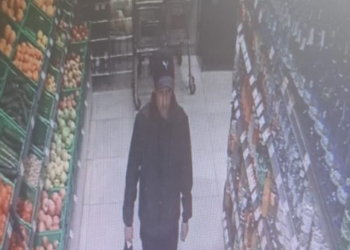 Похитителя сыра на три тысячи рублей разыскивают в Новосибирске