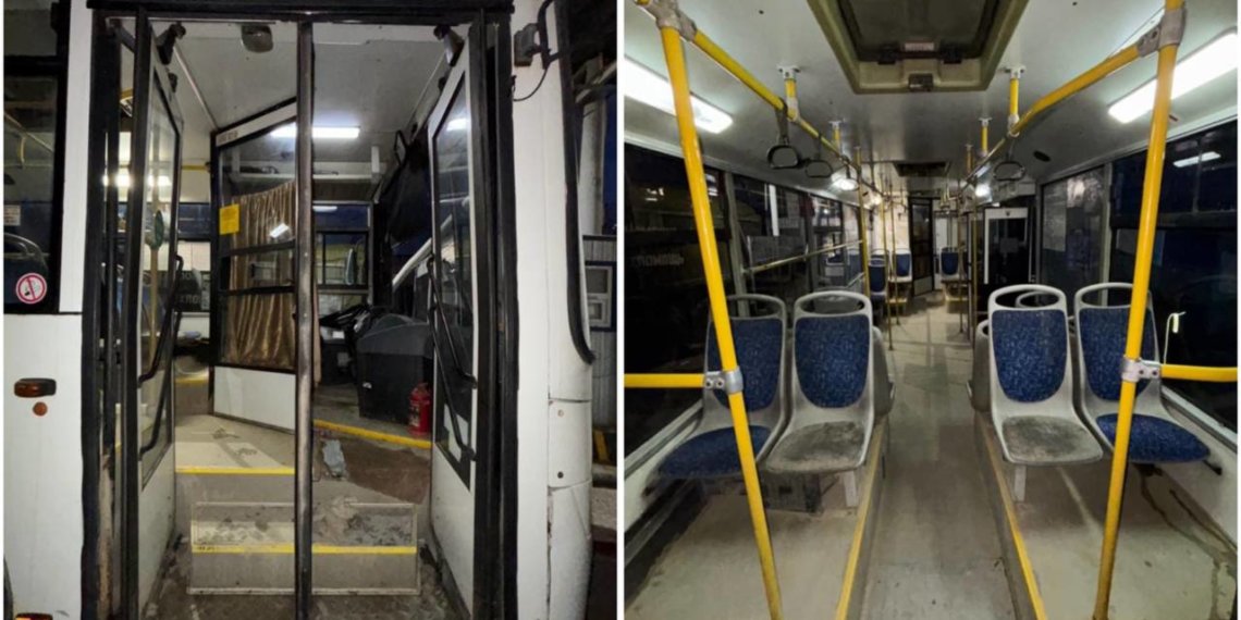 В Новосибирске пенсионерка погибла, выпав из автобуса