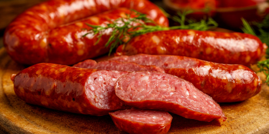 В новосибирской колбасе вновь нашли ингредиенты, не указанные в составе