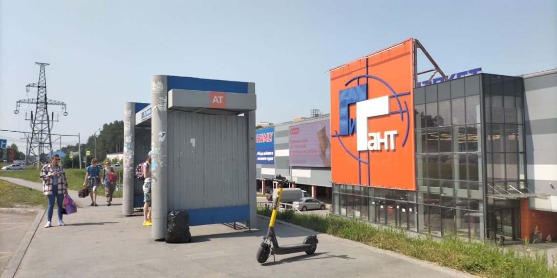 Огонь, вода и медные трубы: через что проходит пассажир общественного транспорта летом?