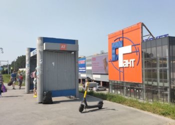 Огонь, вода и медные трубы: через что проходит пассажир общественного транспорта летом?