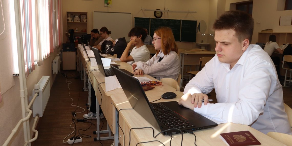 Новосибирские выпускники 24 июня узнают результаты ЕГЭ по информатике и иностранным языкам