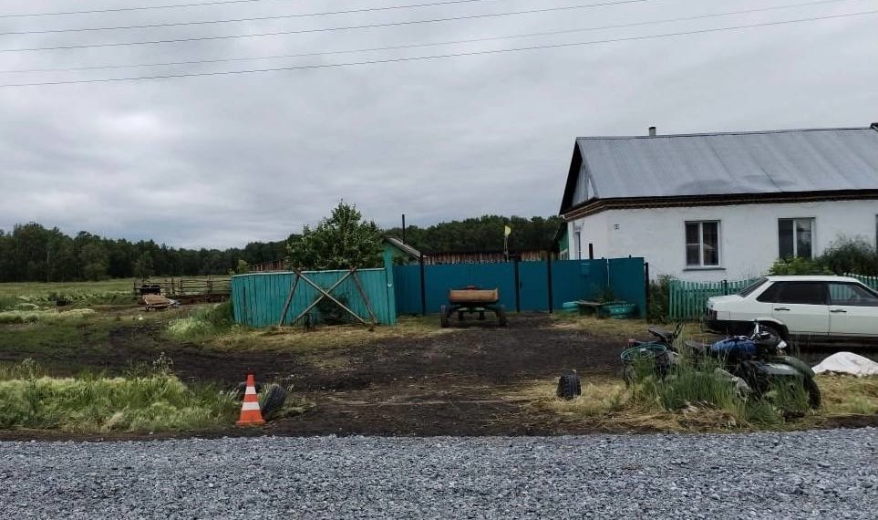 Пассажирку насмерть скинуло с мотоцикла под Новосибирском