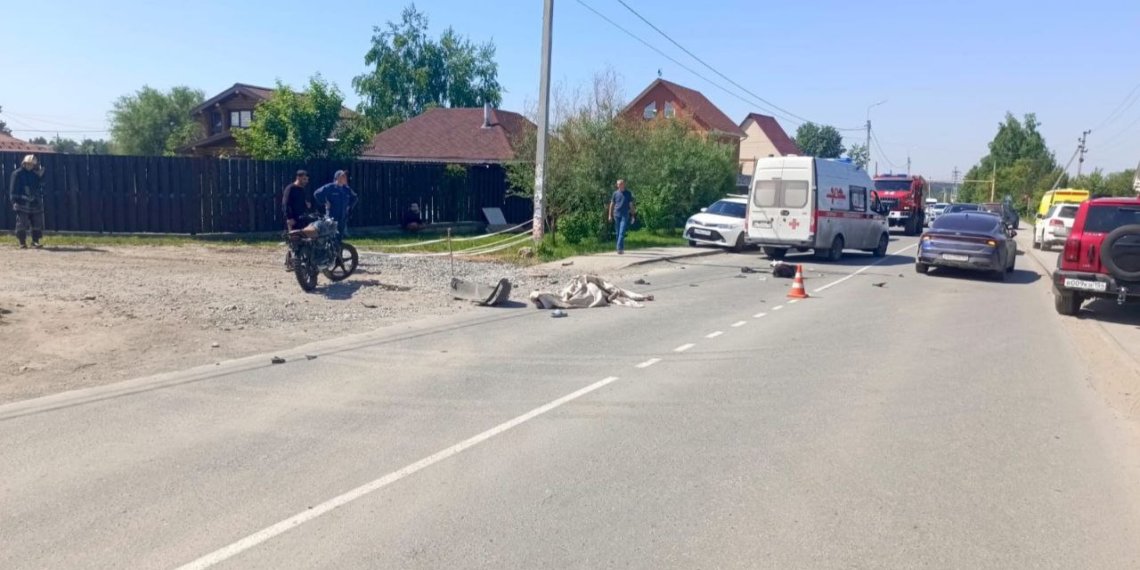 Под Новосибирском мотоциклист с 12-летним ребенком разбился в ДТП