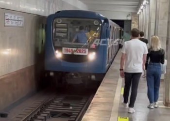 В Новосибирске на станции метро «Студенческая» человек упал на рельсы