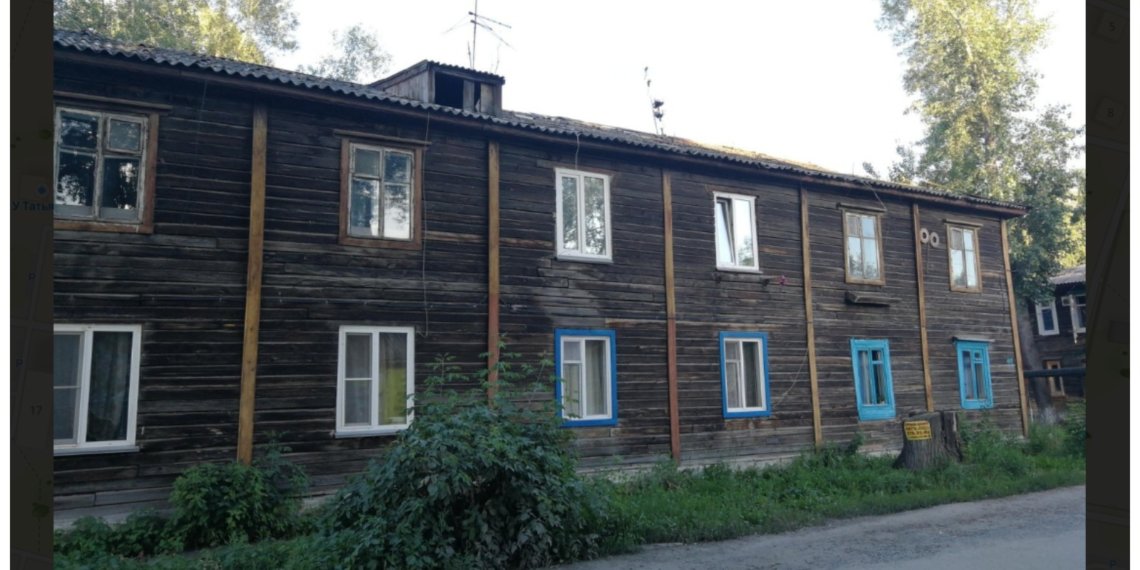 Жители аварийного барака в Затоне требуют обещанного расселения