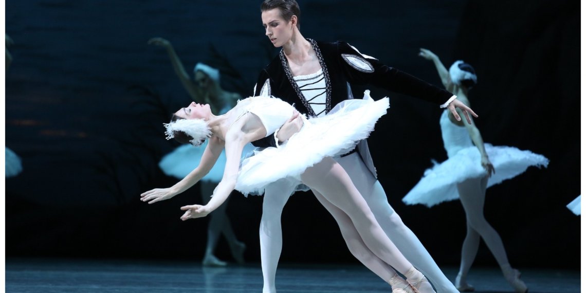 Драка во время балета: машинисты НОВАТа подрались на сцене