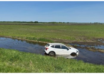 Охранник из Колывани угнал служебное авто, чтобы поразить возлюбленную