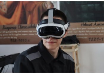 Киберпанк в новосибирской колонии: заключённым провели экскурсию с помощью VR-очков