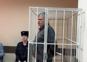 Новосибирский суд начал рассматривать дело экс-главы «Центра водных видов спорта» о взятке