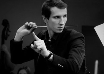 Новосибирский дирижер оказался в Иране во время нападения Израиля