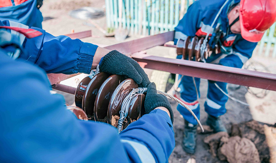 Энергетики завершают реконструкцию электросетей в Верх-Туле