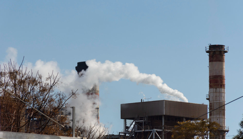 Главу Новосибирского стрелочного завода оштрафовали за загрязнение воздуха