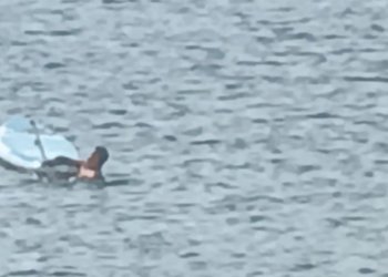 Пьяный отец перевернул сап-доску вместе с ребенком в Новосибирске