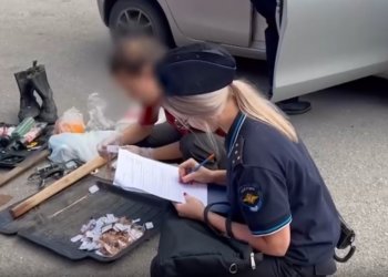 Ворвался в ювелирный с топором и вынес 160 золотых цепочек: кемеровчанина задержали в Новосибирске