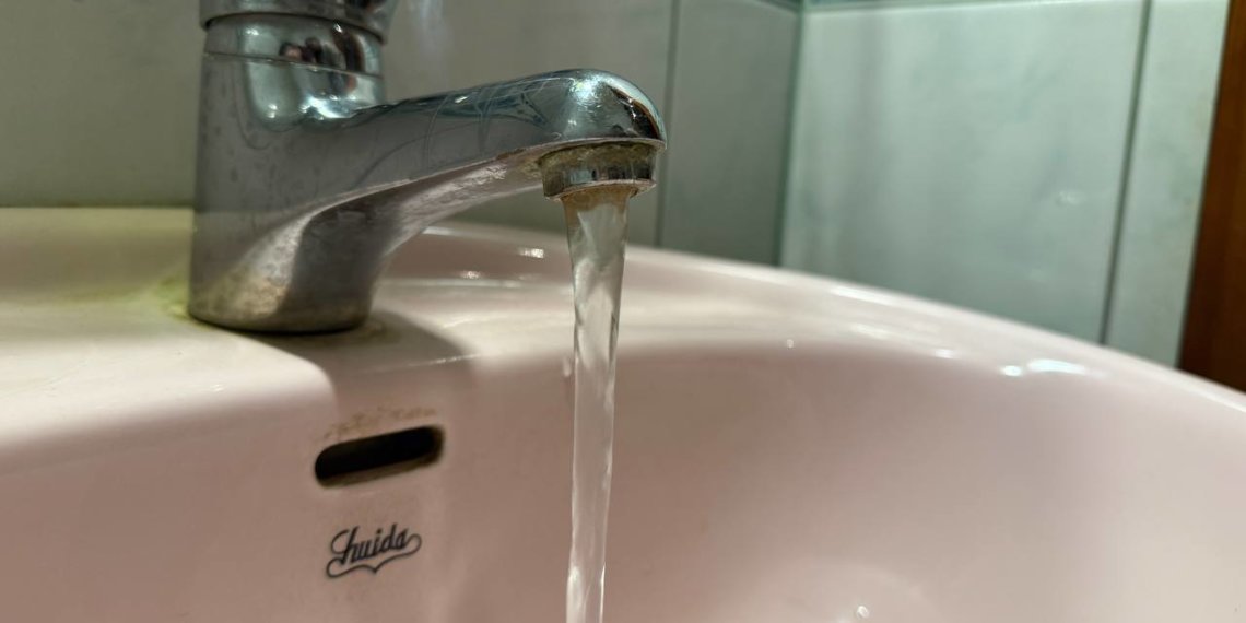 Некачественную питьевую воду обнаружили в поселке Железнодорожный