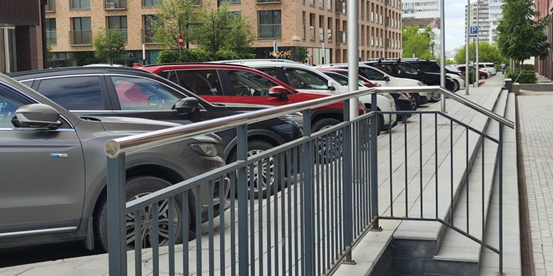 Новосибирским водителям запретят парковать автомобили в Октябрьском районе