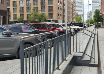 Новосибирским водителям запретят парковать автомобили в Октябрьском районе