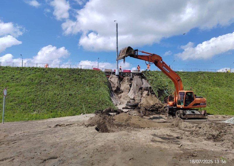 Режим повышенной готовности ввели в Новосибирске после обрушения дамбы Октябрьского моста