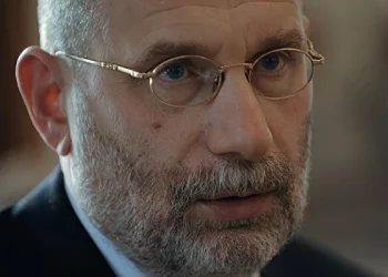 Писателя Бориса Акунина* приговорили к 14 годам колонии