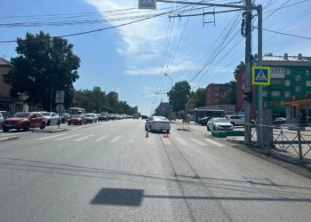 Седан снес дошкольницу на пешеходном переходе в Новосибирске
