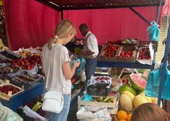 Фуру фруктов и овощей изъяли у нелегального торговца в Новосибирске