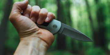 Мужчина прикончил супругу на глазах дочери в Новосибирской области