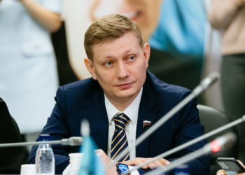 В России хотят запретить укладывать асфальт в дождливую и снежную погоду