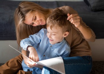 Предоставить дополнительный выходной родителям призвали в Госдуме