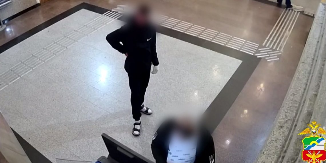 Внимательный карманник обчистил новосибирца на 60 тысяч рублей