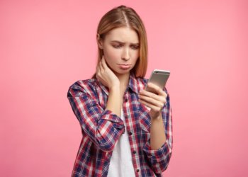 Звонки в WhatsApp* и Telegram частично ограничены Роскомнадзором