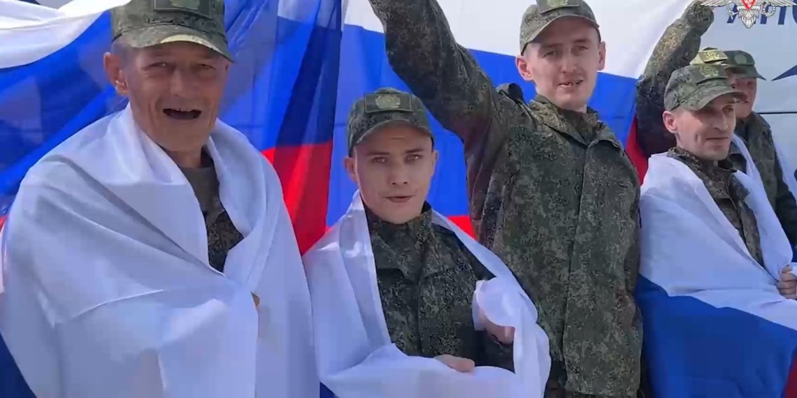 84 российских военнослужащих вернулись из плена