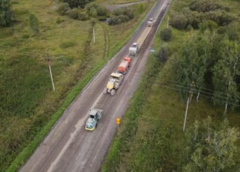 400 тонн золы-уноса используют для восстановления дороги в Новосибирской области