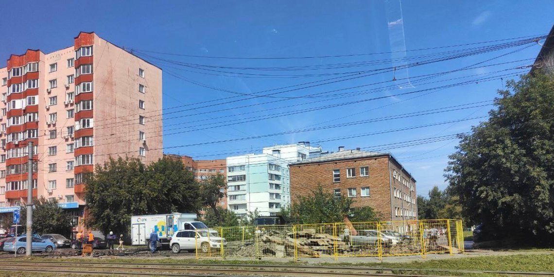 Прокуратура проверяет прорыв теплосети на улице Блюхера в Новосибирске