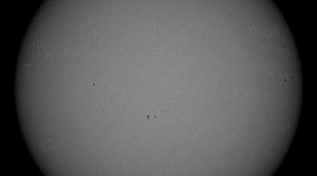 Учёные заметили, что на Солнце почти не осталось пятен