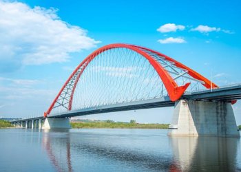 Более 900 случаев превышения скорости зафиксировано за сутки на Бугринском мосту