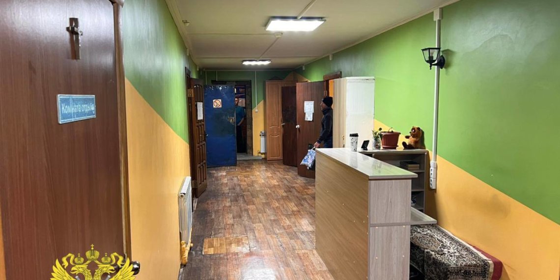 Лишили денег и квартиры: новосибирца три месяца силой удерживали в рехабе