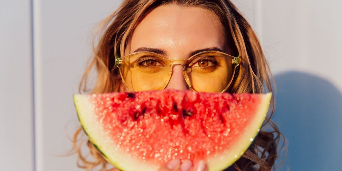 Проглатывание арбузных семечек может привести к опасным последствиям