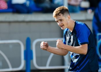 Футбольная «Сибирь» добилась первой победы в сезоне