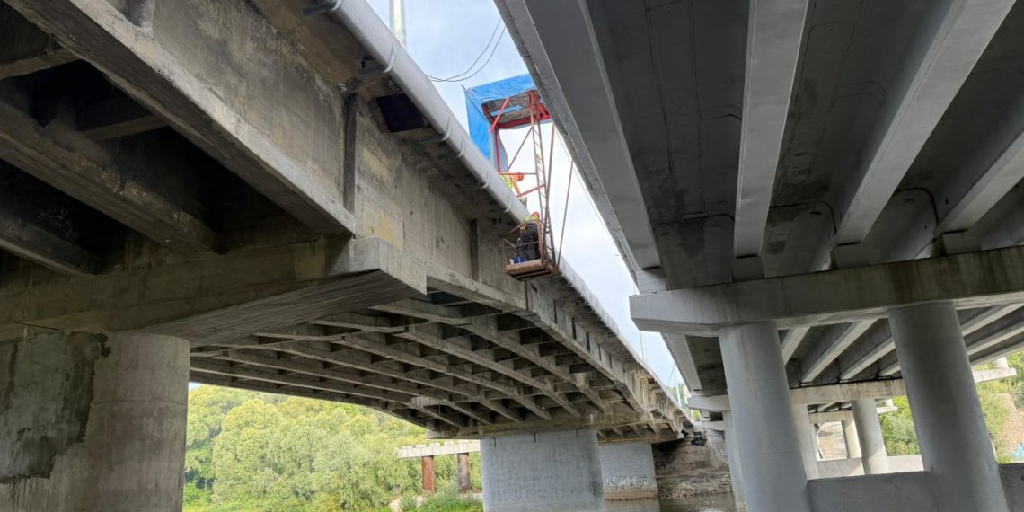 Ремонт моста через Иню подходит к заключительному этапу