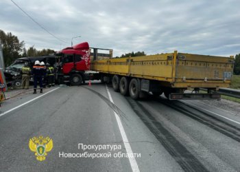 Смертельное ДТП с участием грузовика и катафалка произошло под Новосибирском