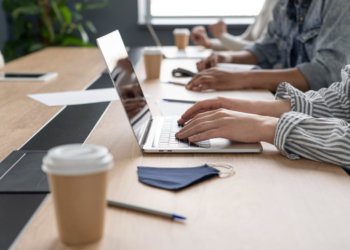 На поиск уходит 4 месяца: Новосибирская область заняла 65-е место в рейтинге по уровню безработицы