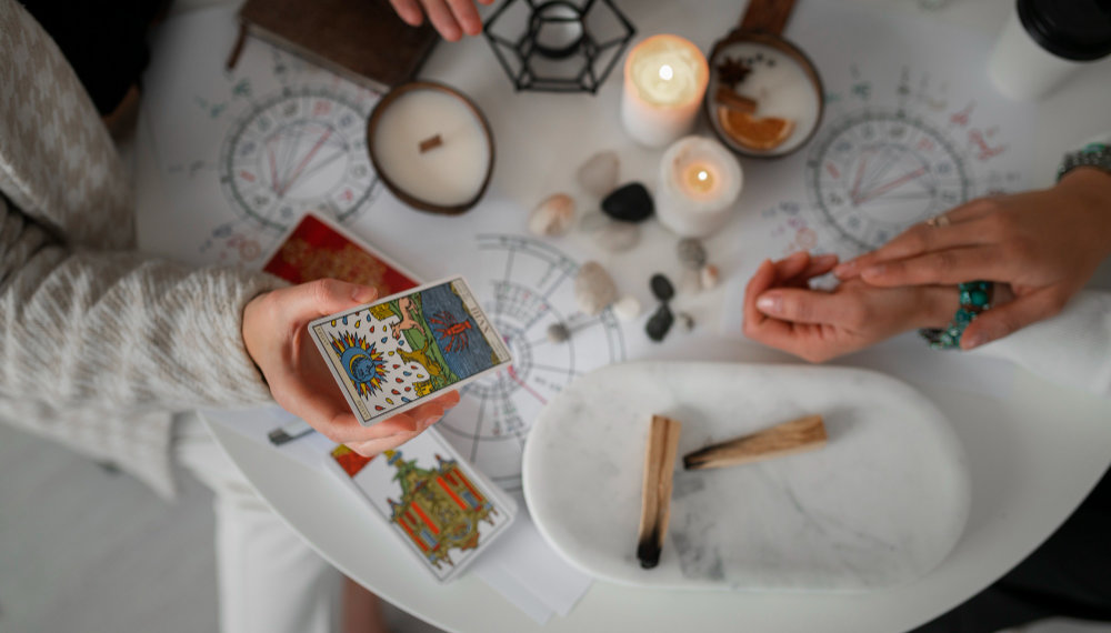 Суд взыскал с коуча по духовному росту 60 млн рублей в Новосибирске